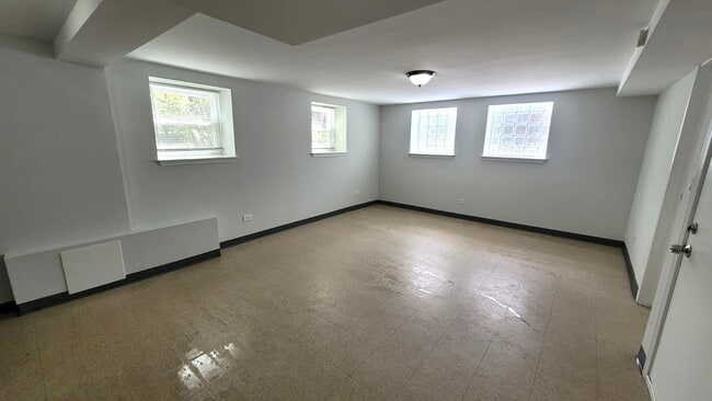 Photo - 4038 W Dickens Ave Unit G