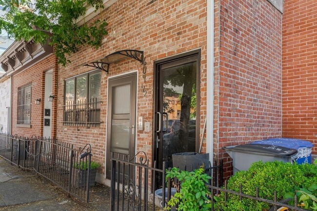 Photo - 604 1/2 Grove St Unit 2B
