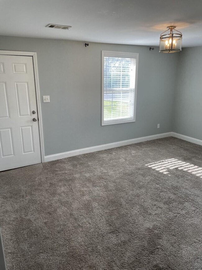 Photo - 313 Coles Ferry Pike