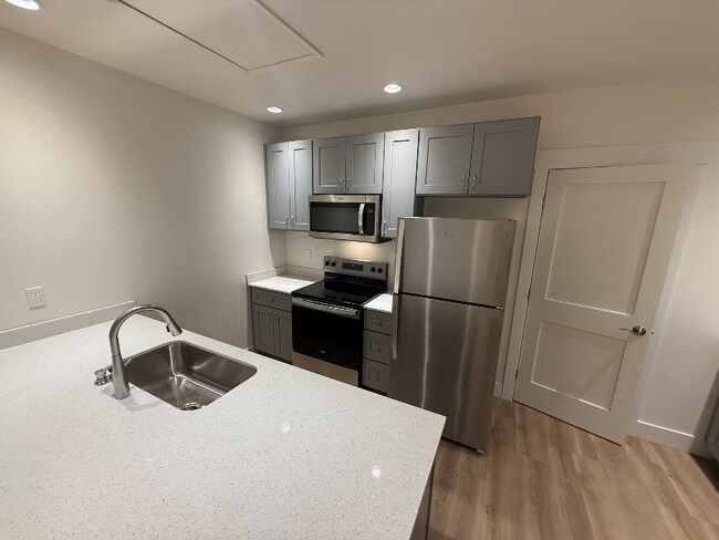 Photo - 849 Spring St Unit C4