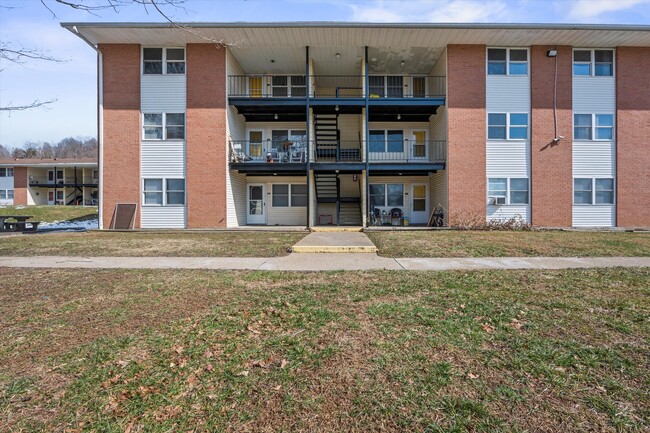 Riverbend Apartments - Riverbend Apartments