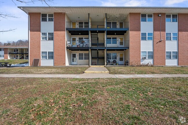 Building Photo - Riverbend Apartments