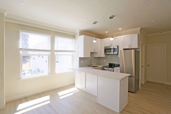 Photo - 1918 Lakeshore Ave Unidad #25