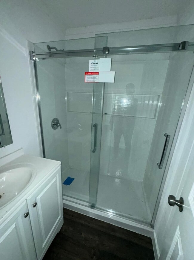 Photo - 4145 Conroy St