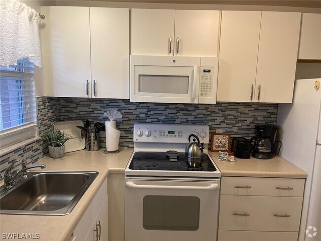 Building Photo - 160 Turtle Lake Ct Unit 102 Rental