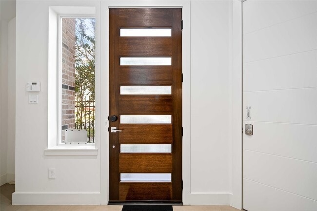 Photo - 2004 Rosedale St