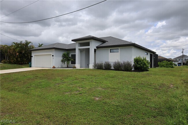 Building Photo - 703 SW 26th Terrace Rental