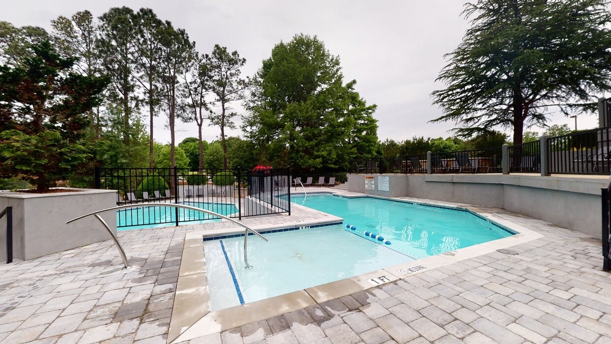 Photo - The 1800 at Barrett Lakes Apartments