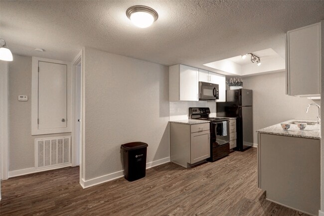 Building Photo - 8787 Hammerly Blvd Unit 1127 Rental