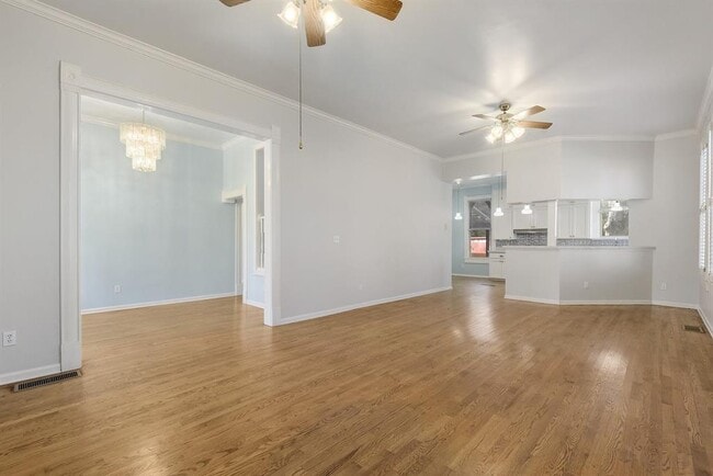 Photo - 205 S Rio Grande St