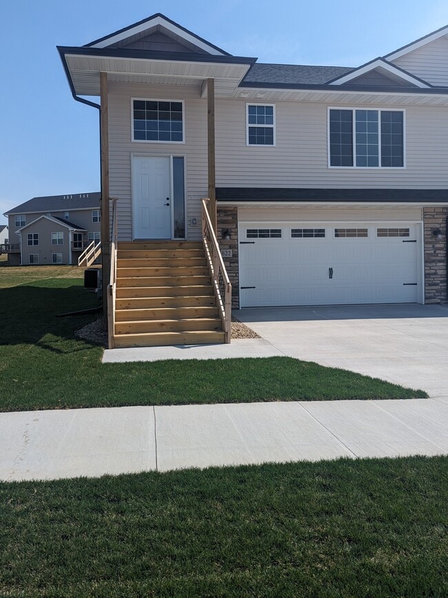 Student Houses for Rent Near University of Iowa in Coralville Off