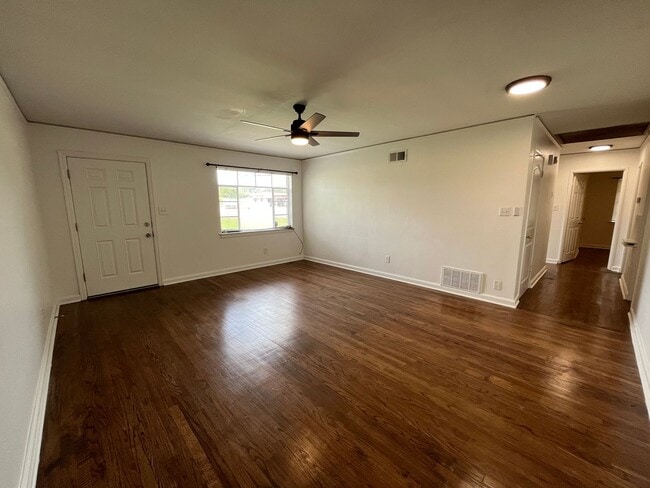 Photo - Delightful 3-Bedroom Duplex