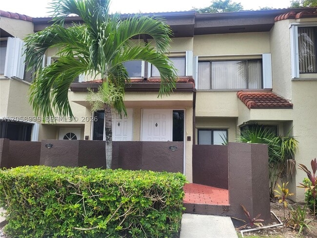 Building Photo - 9843 SW 138th St Unit EA2R