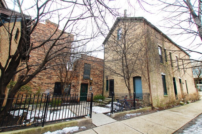 Building Photo - 1251 W Belden Ave Rental