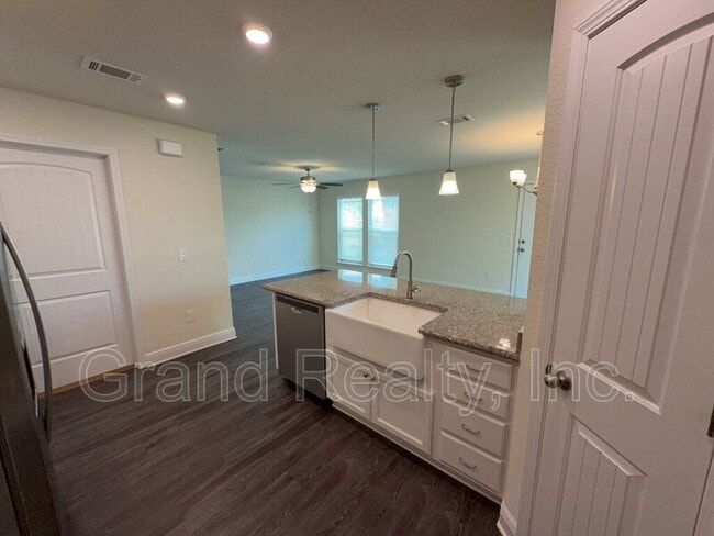 Photo - 4393 Village Oak Ln