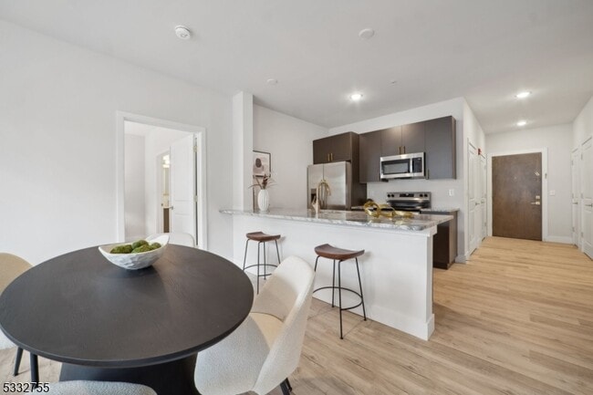 Photo - 227 N Walnut St Unit 117