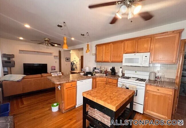 Building Photo - 3 Aldie St Rental