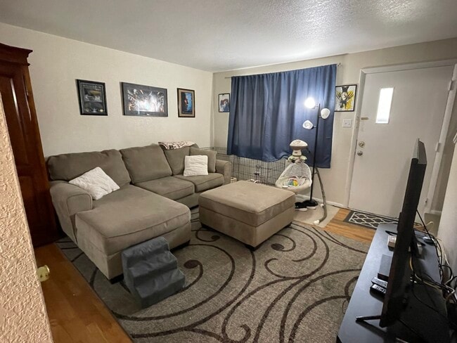 Building Photo - 2721 N Madison St Unit 2725