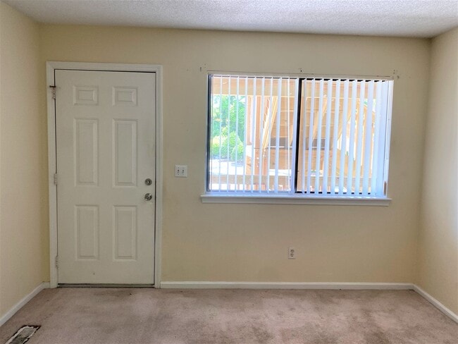 522 S.Kerr #81