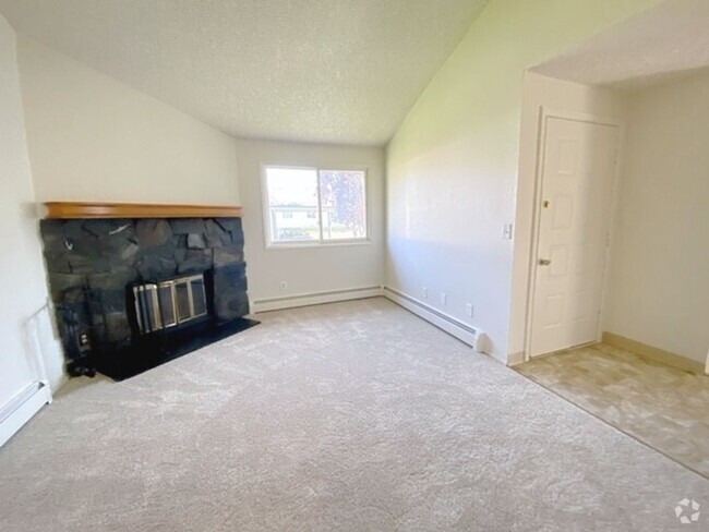 Building Photo - Charming ranch-style two-bedroom condo loc...