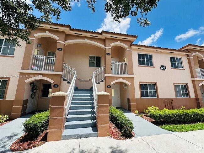 Building Photo - 1251 SE 28th Ct Unit 203 Rental