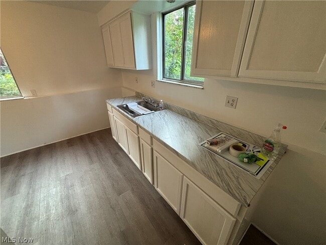 Photo - 550 Bishop St Unit A