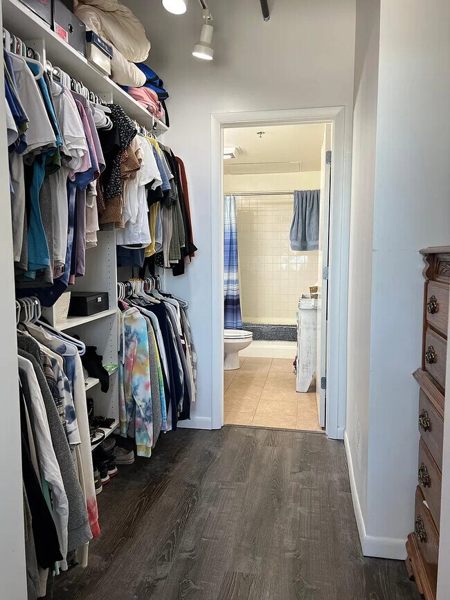 Photo - 1550 S Blue Island Ave Unidad 425