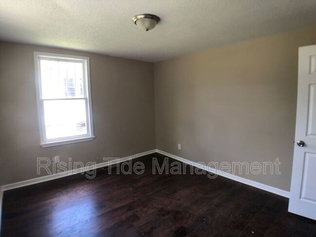 Photo - 1236 Hanover St