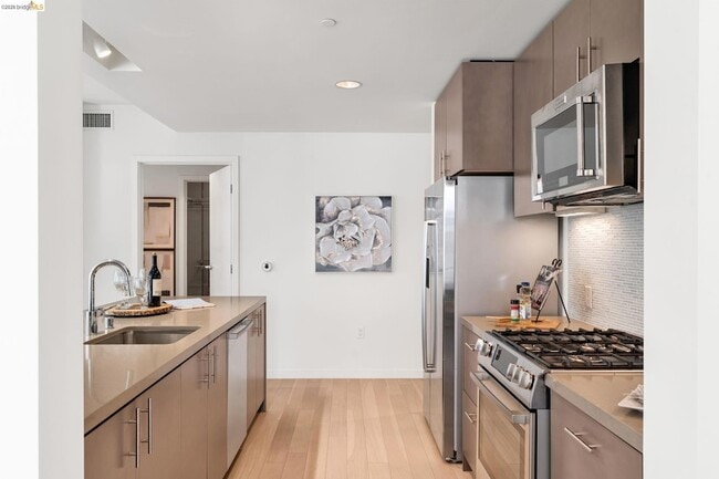 51 Innes Ct Unit 204