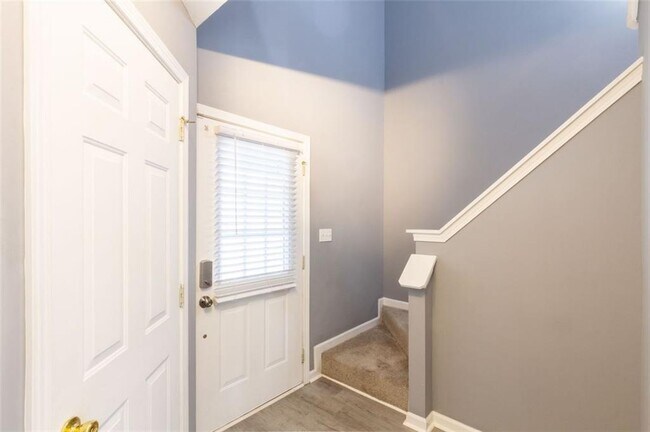 Photo - 6726 Gallant Ct SE