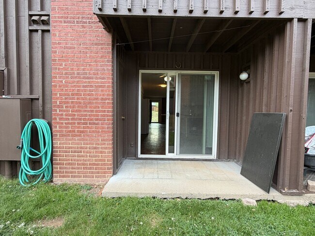 Photo - 2930 Holly Ave