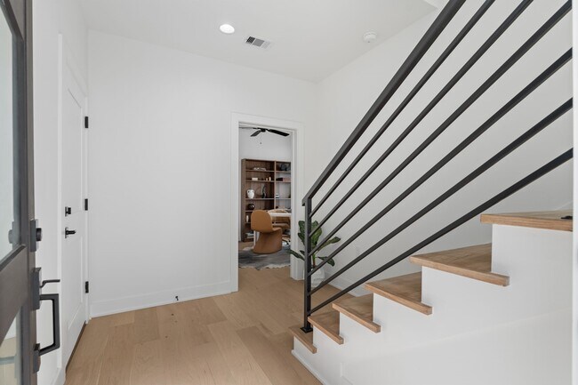 Photo - 8707 Ojeman Villas Dr