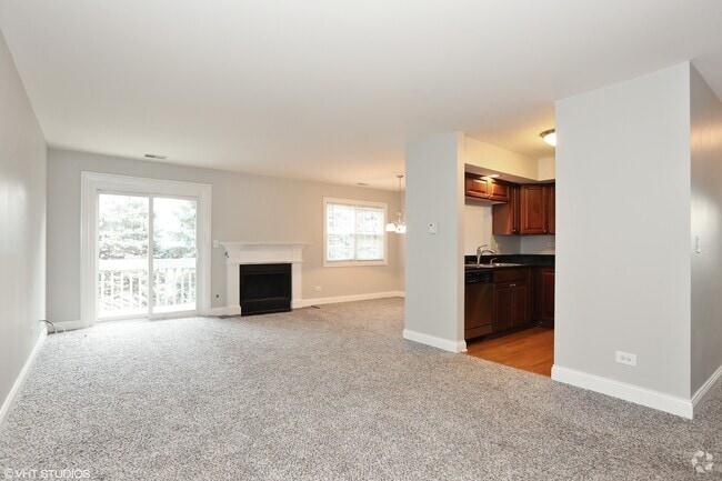 Building Photo - 15 FOXCROFT Rd Unit 207 Rental