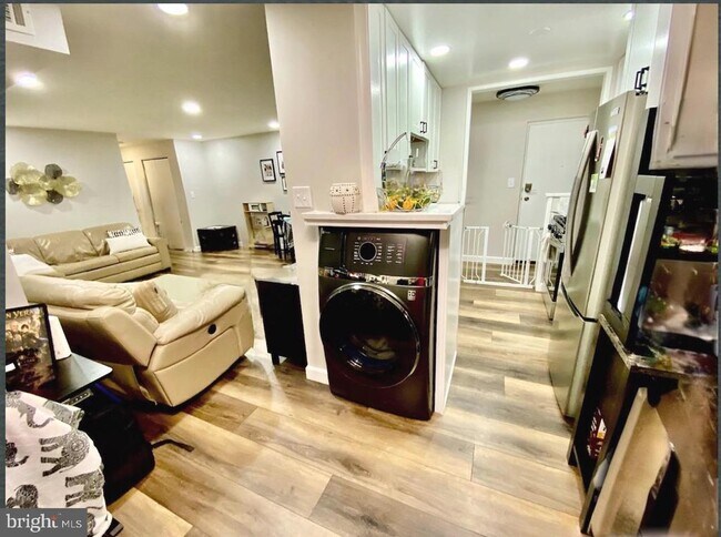 Photo - 1533 Colonial Dr Unit T2
