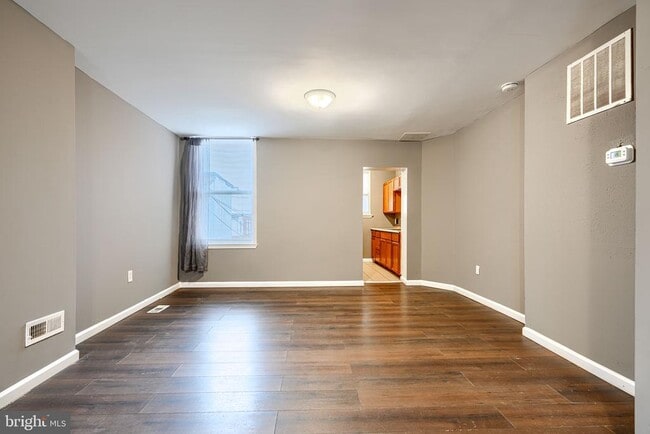 Photo - 1931 Griffis Ave