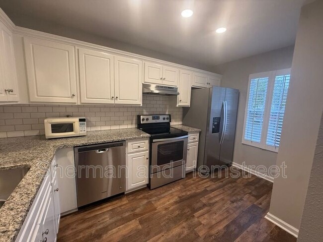 Photo - 2026 Buckhaven Way