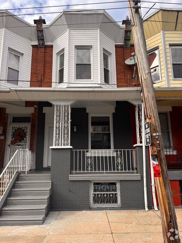 Building Photo - 2233 W Oakdale St Rental
