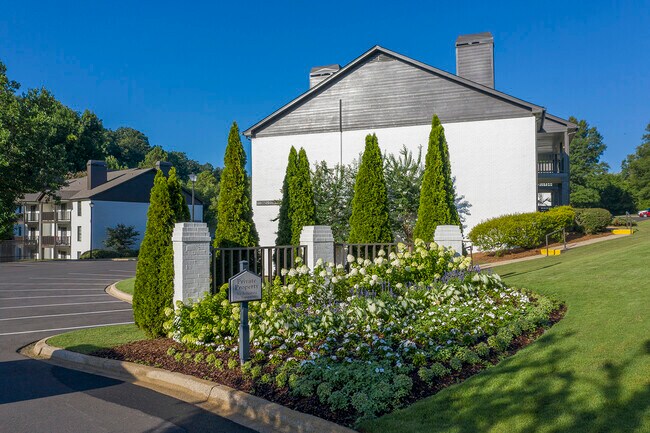 Woodmere Creek Apartments