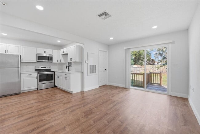 Photo - 2805 Mayer St