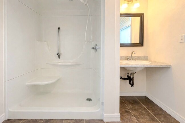 Photo - 2 Bedroom, 1 Bathroom Apartment for Rent - Available February 1st Unit A