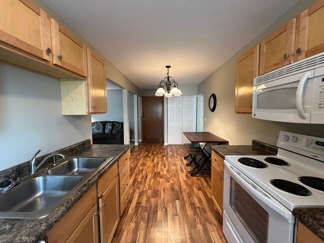 Building Photo - 1 bed, 1 bath close proximity to downtown! Rental