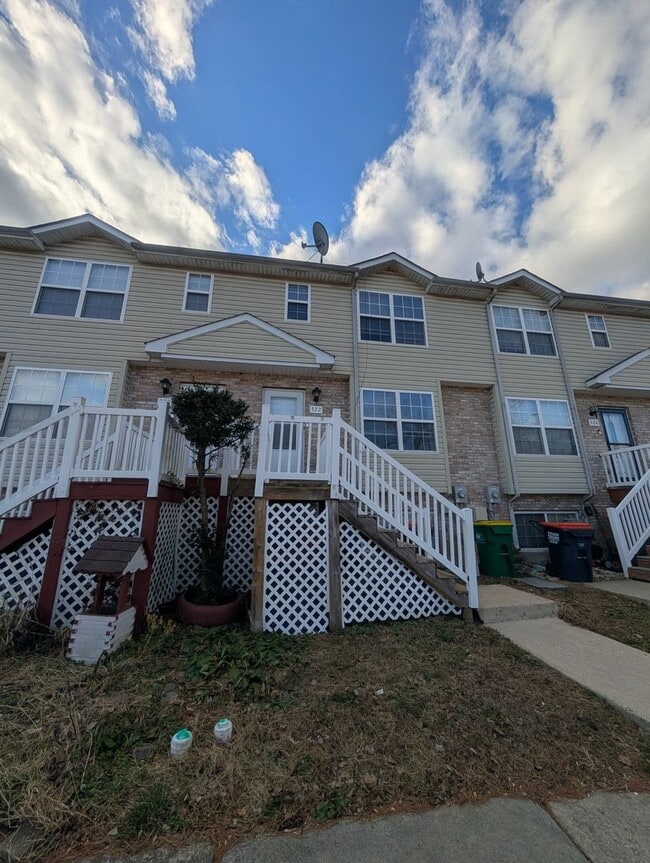 Photo - 322 Caribou Ln