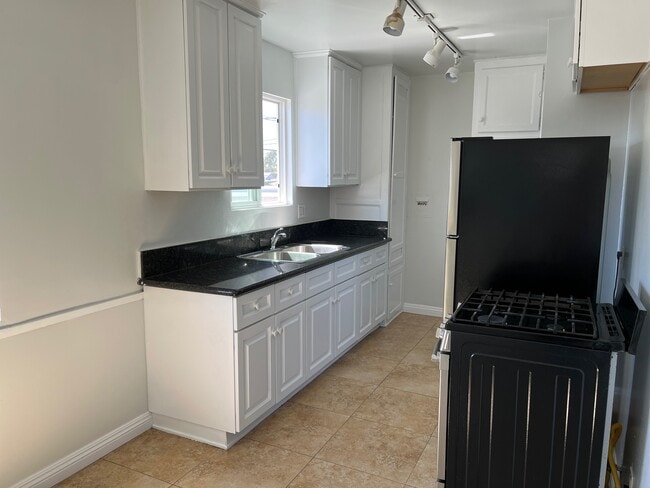 Building Photo - 16709 Crenshaw Blvd Unit 16715 Crenshaw Blvd.