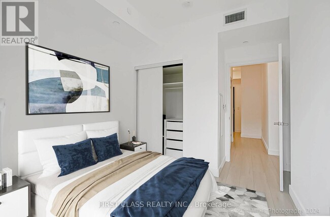 Photo - 8 Eglinton Ave E Unit 508