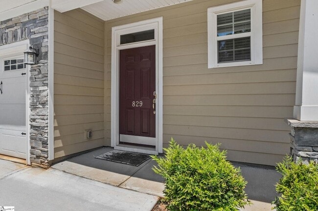 Photo - 829 Appleby Dr