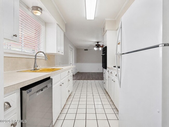 208 Mayard Dr