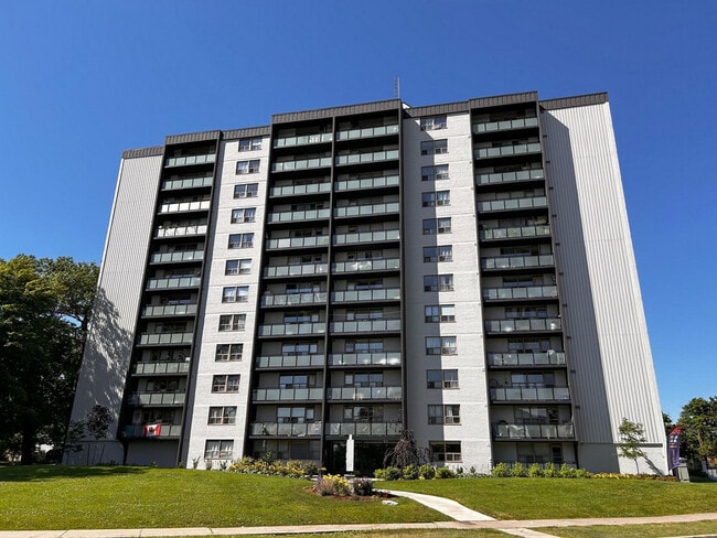 Building Photo - 2150 Roche