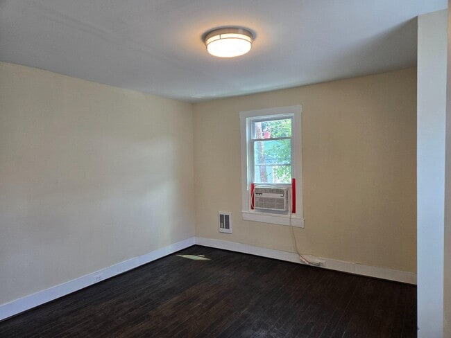 Photo - 24 E Pall Mall St