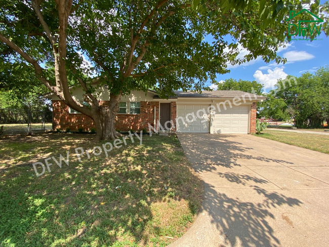 Charming 4 Bedroom 2 Bathroom Home on a Co... - Charming 4 Bedroom 2 Bathroom Home on a Co...