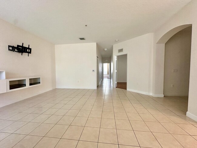 Photo - 1002 Shoma Dr